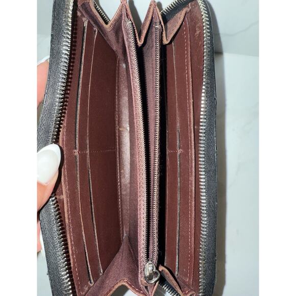 Chanel Quilted Wallet - Good Condition with Dustbag, Card, and Receipt - Picture 2 of 6